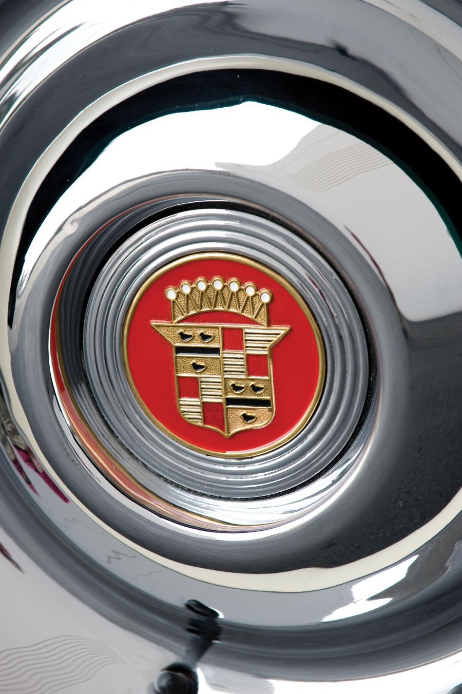  Cadillac Series 60 Special Fleetwood Sedan 1947 года  (фото 2 из 16)